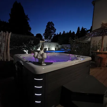 Holiday home L'inattendu Avec Privatif Et Espace Bien-etre. *